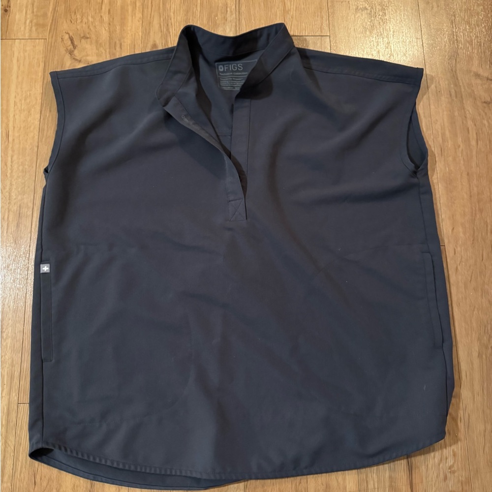 FIGS Charcoal Rafaela Oversized Scrub Top - S